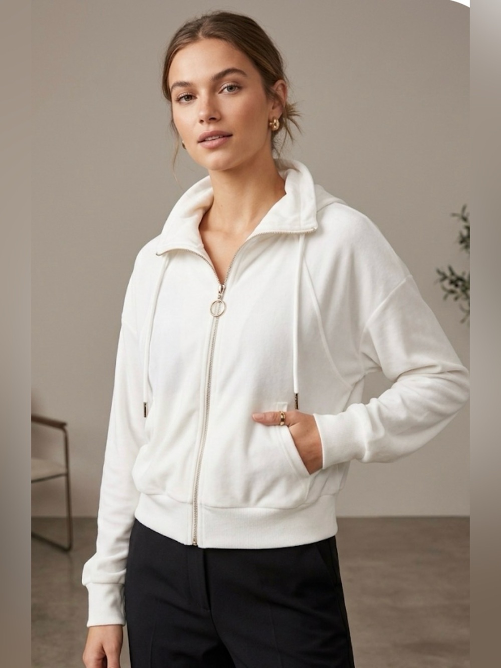 Truth by Republic White Zip-Up Hoodie Jacket - size Medium - NWT